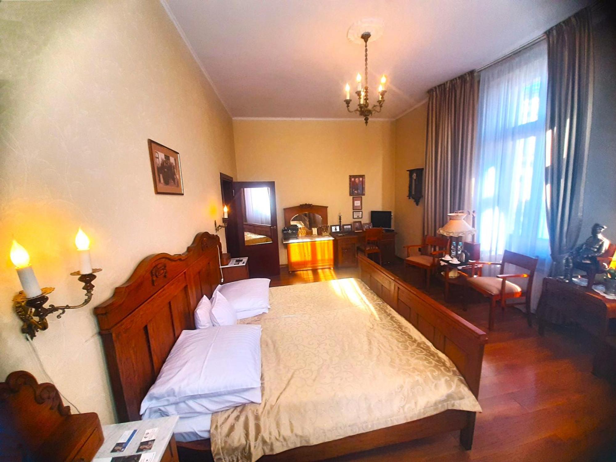 Hotel Bast Wellness & Spa Inowroclaw Bagian luar foto